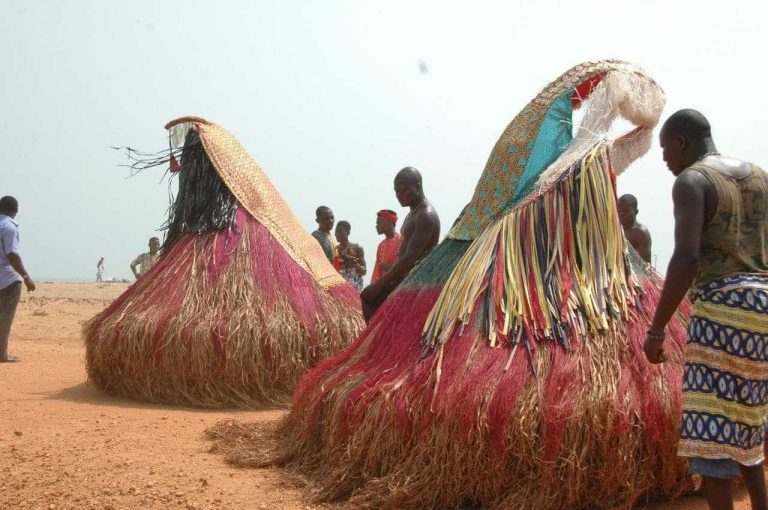 The Sacred Zangbeto Mask: Supernatural Powers, Ancient Rules. Why some Zangbeto performances fail?